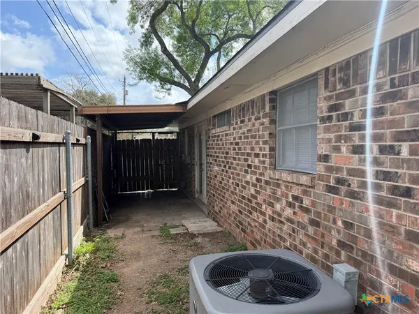$1,650 | 111 Lancelot Street, Victoria, TX 77904