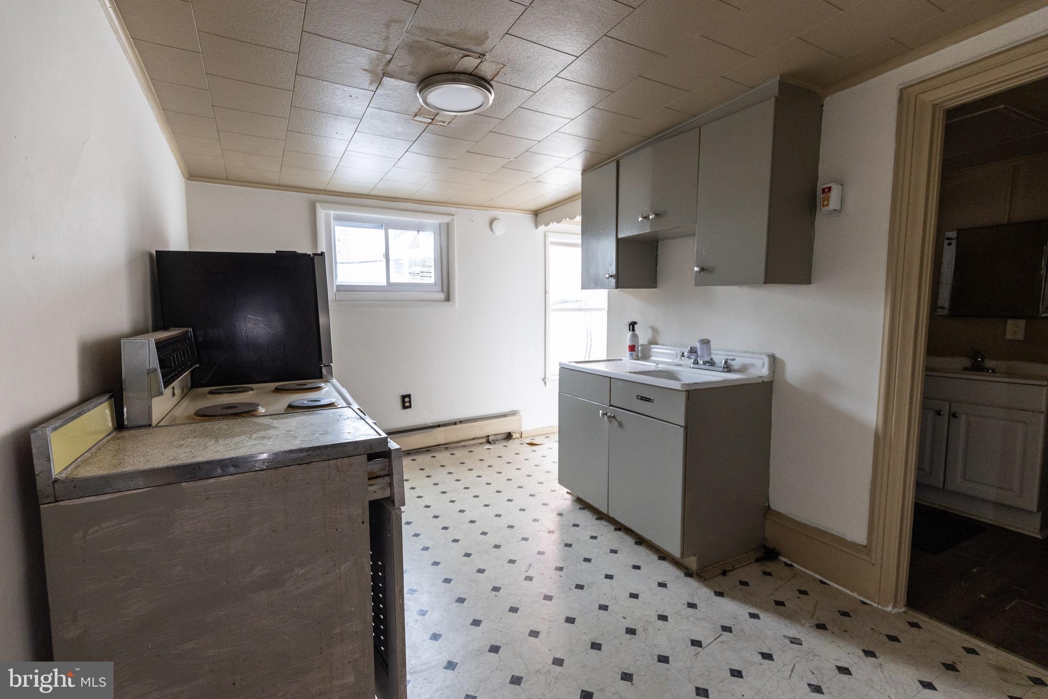 212 West Market Street, Unit E Pottsville, PA 17901 - Photo 5 of 7