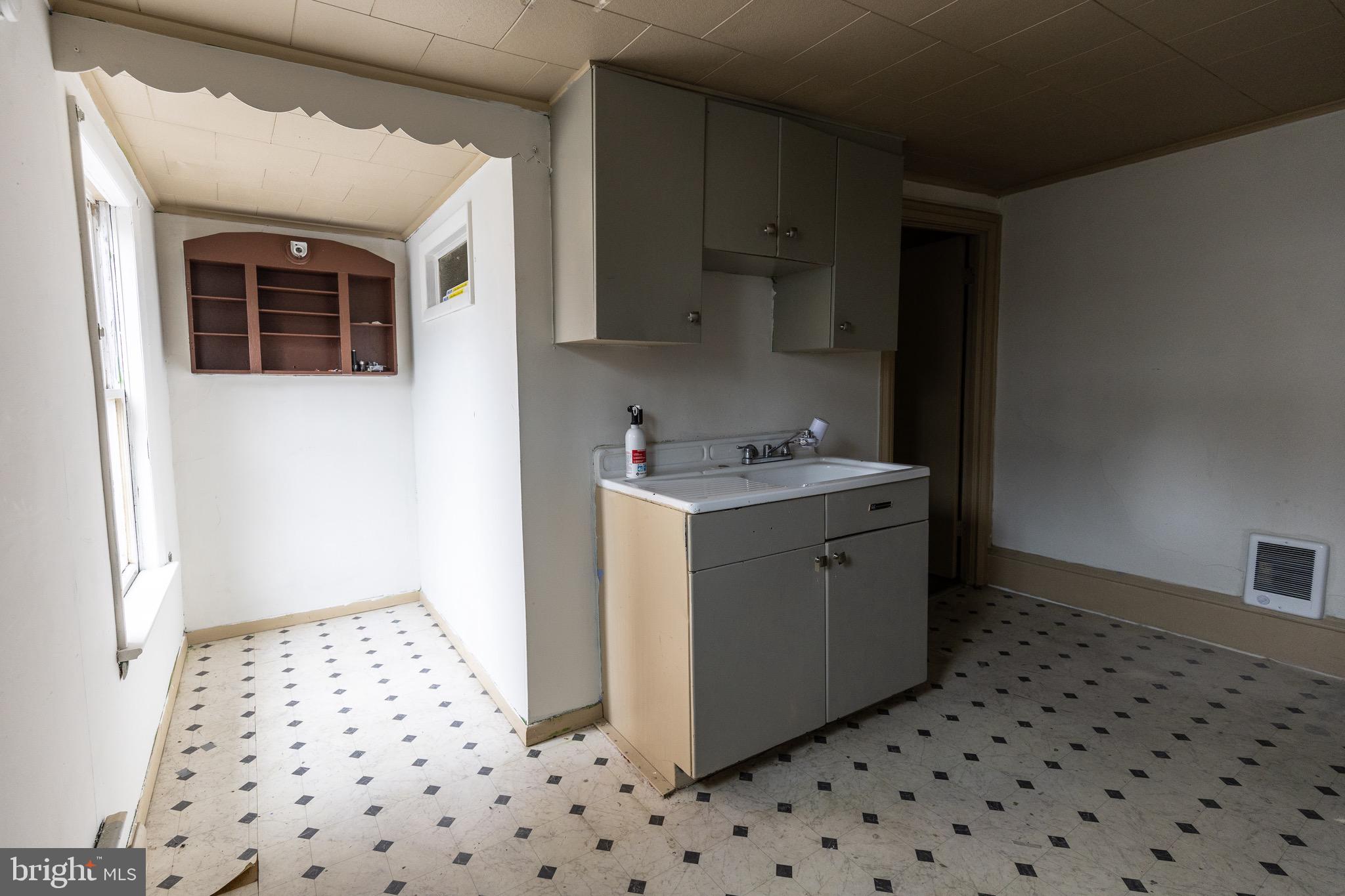 212 West Market Street, Unit E Pottsville, PA 17901 - Photo 6 of 7