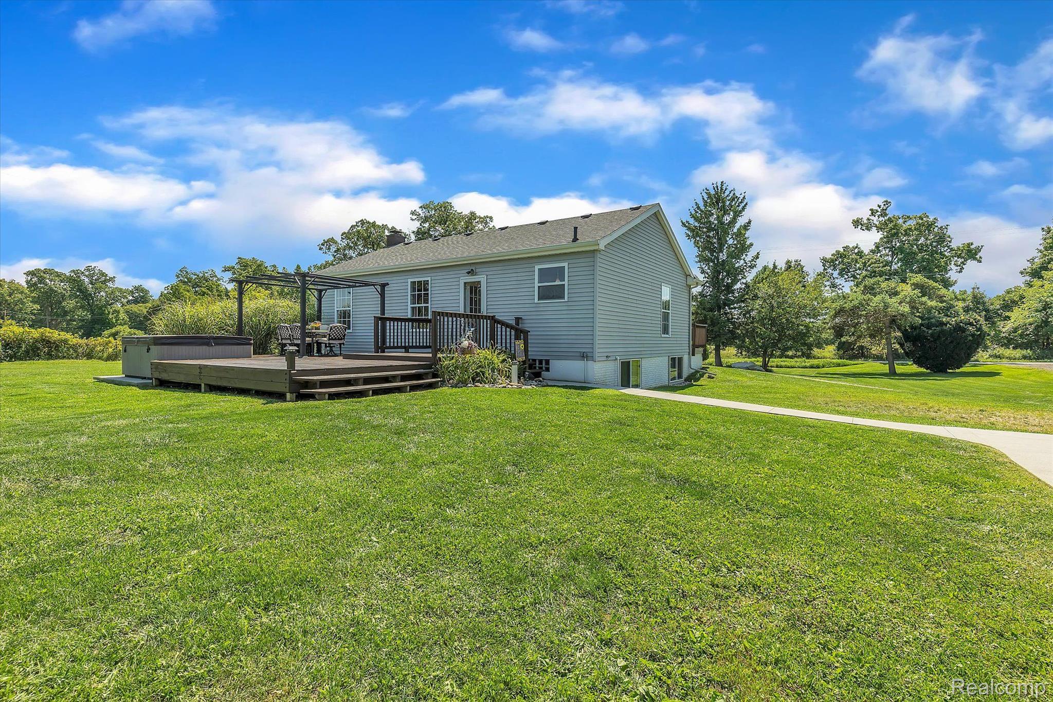 1926 West Cohoctah Road Howell, MI 48855 - Photo 34 of 38 Gallery Image 34