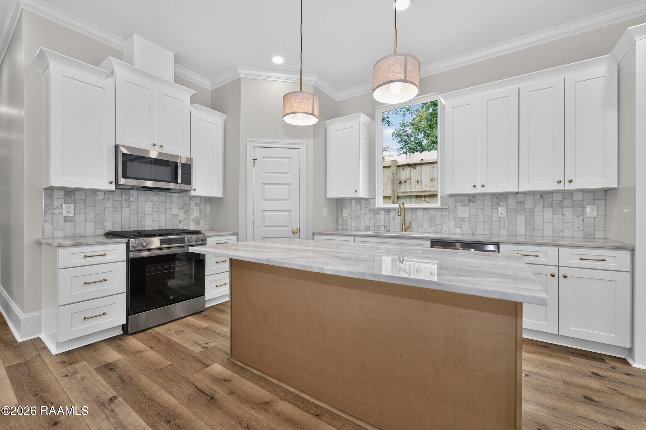 302 Academy Road Lafayette, LA 70503 - Photo 8 of 24 DSC02487