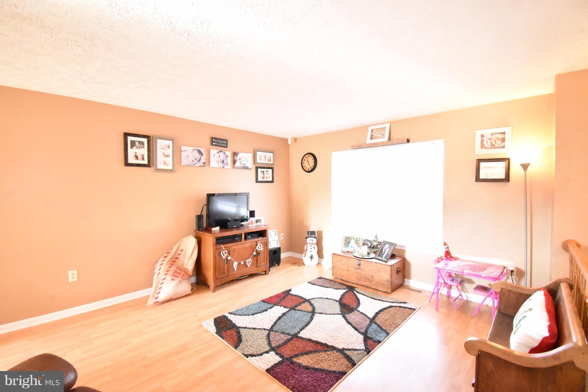 6901 Rabbit Run Hurlock, MD 21643 - Photo 3 of 30 Living Room