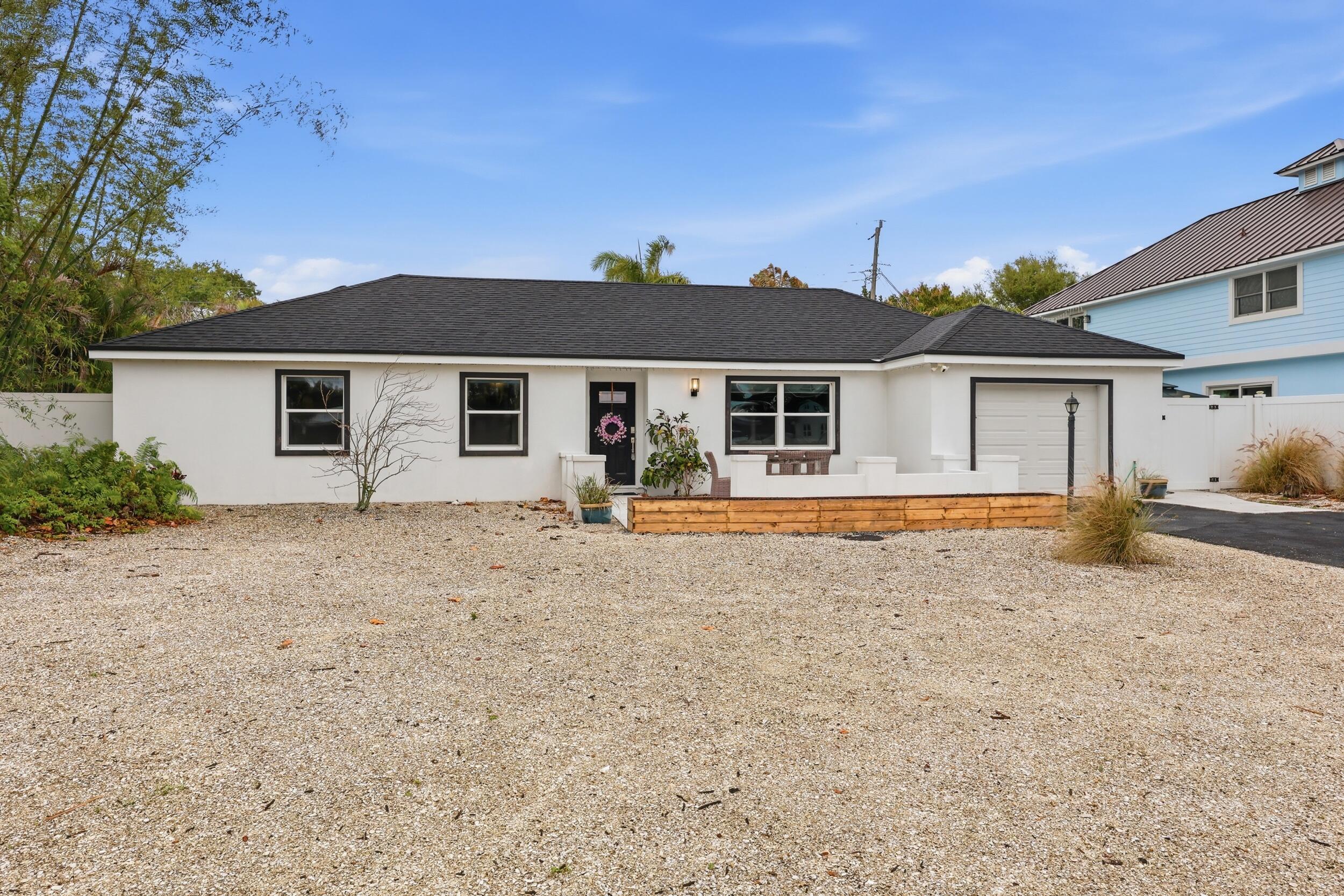 1516 Seabrook Road Jupiter, FL 33469 - Photo 1 of 3 8p3a2012