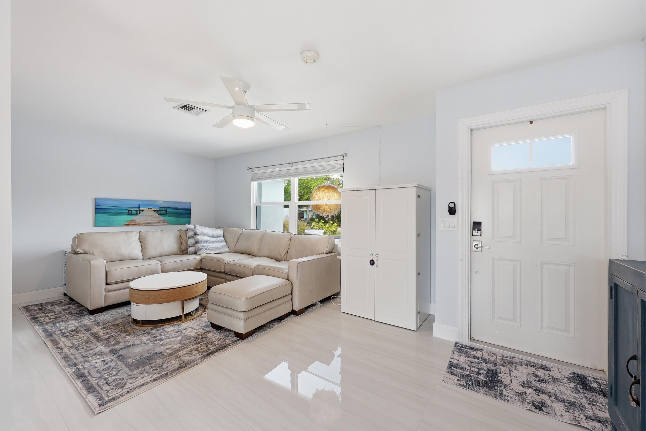 1516 Seabrook Road Jupiter, FL 33469 - Photo 3 of 38 3_8p3a2925