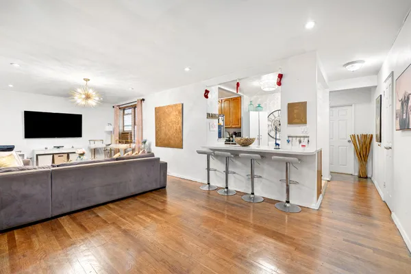 $315,000 | 180 Van Cortlandt Park South, Unit 4H | Kingsbridge