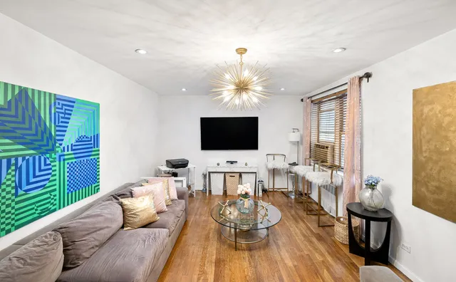 $315,000 | 180 Van Cortlandt Park South, Unit 4H | Kingsbridge