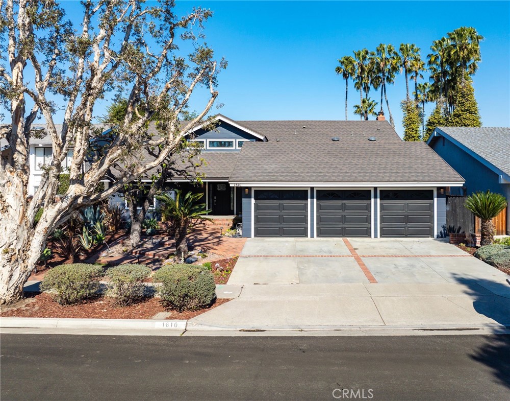 Front view of property