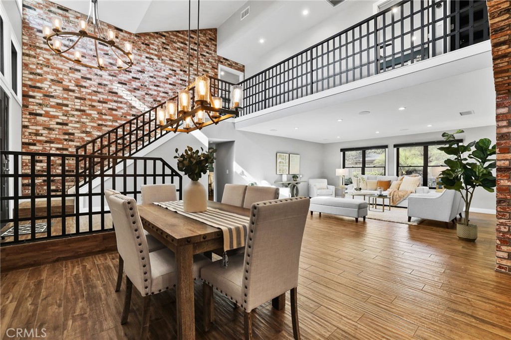 1810 Tanager Drive Costa Mesa, CA 92626 - Photo 11 of 55 a living room with furniture