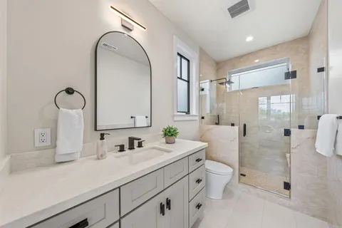 $3,750,000 | 305 J Avenue, Coronado, CA 92118