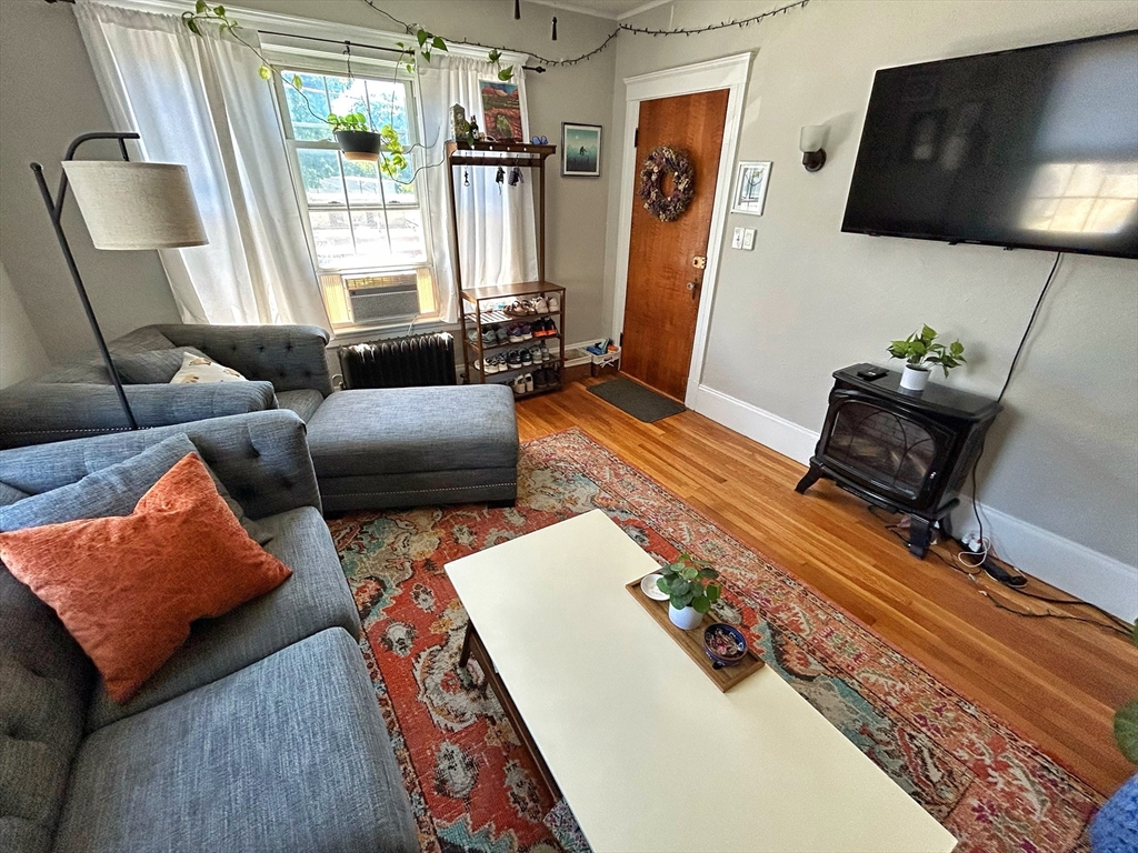 18 Ropes Street, Unit 2R Salem, MA 01970 - Photo 3 of 25
