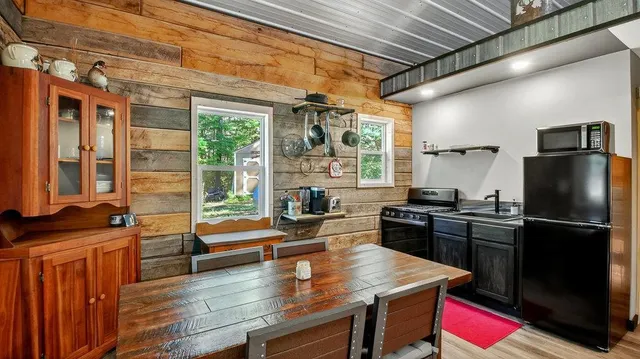 $284,900 | 9491 Sunset Road, Cable, WI 54821