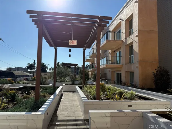 $3,000 | 1598 Long Beach Boulevard, Unit 209, Long Beach, CA 90813