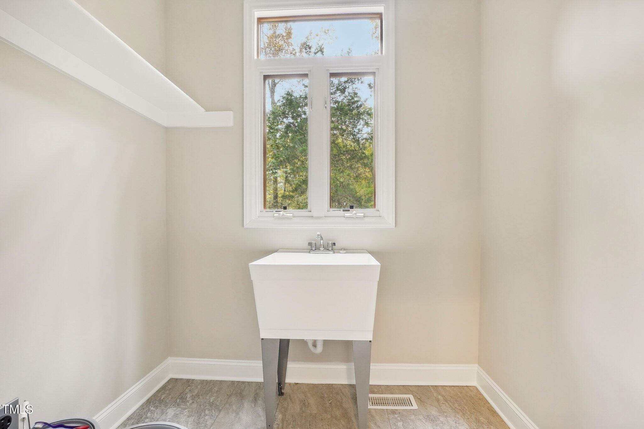 7804 Dairy Ridge Road Mebane, NC 27302 - Photo 20 of 54 Laundry