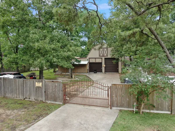 $249,000 | 403 Spring Woods Drive, Spring, TX 77386