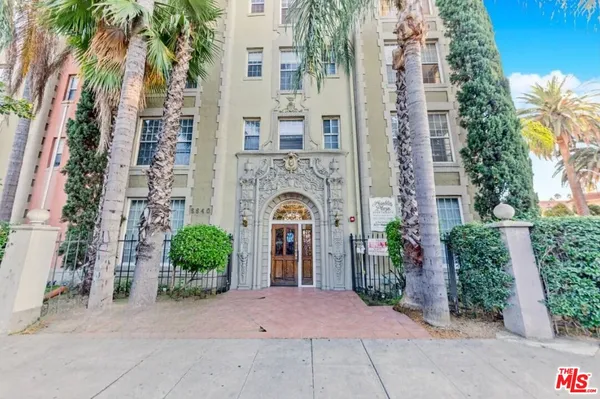 $1,895 | 5640 Franklin Avenue, Unit 200, Los Angeles, CA 90028