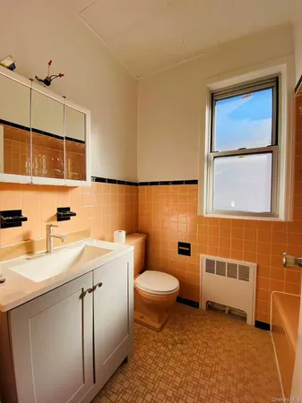 $3,200 | 57-19 64th Street, Unit 2 | Maspeth
