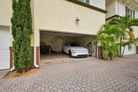 $450,000 | 518 North Federal Highway, Unit 14, Lake Worth, FL 33460