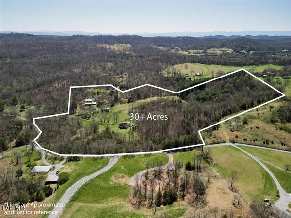 $900,000 | 245 Cliff Lane, Fall Branch, TN 37656