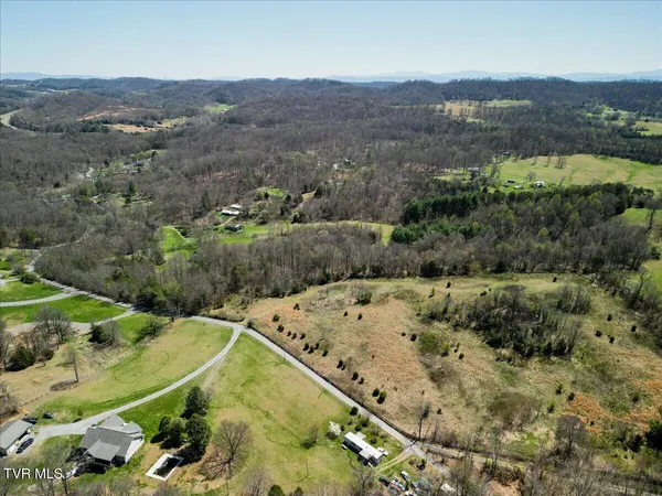 $900,000 | 245 Cliff Lane, Fall Branch, TN 37656