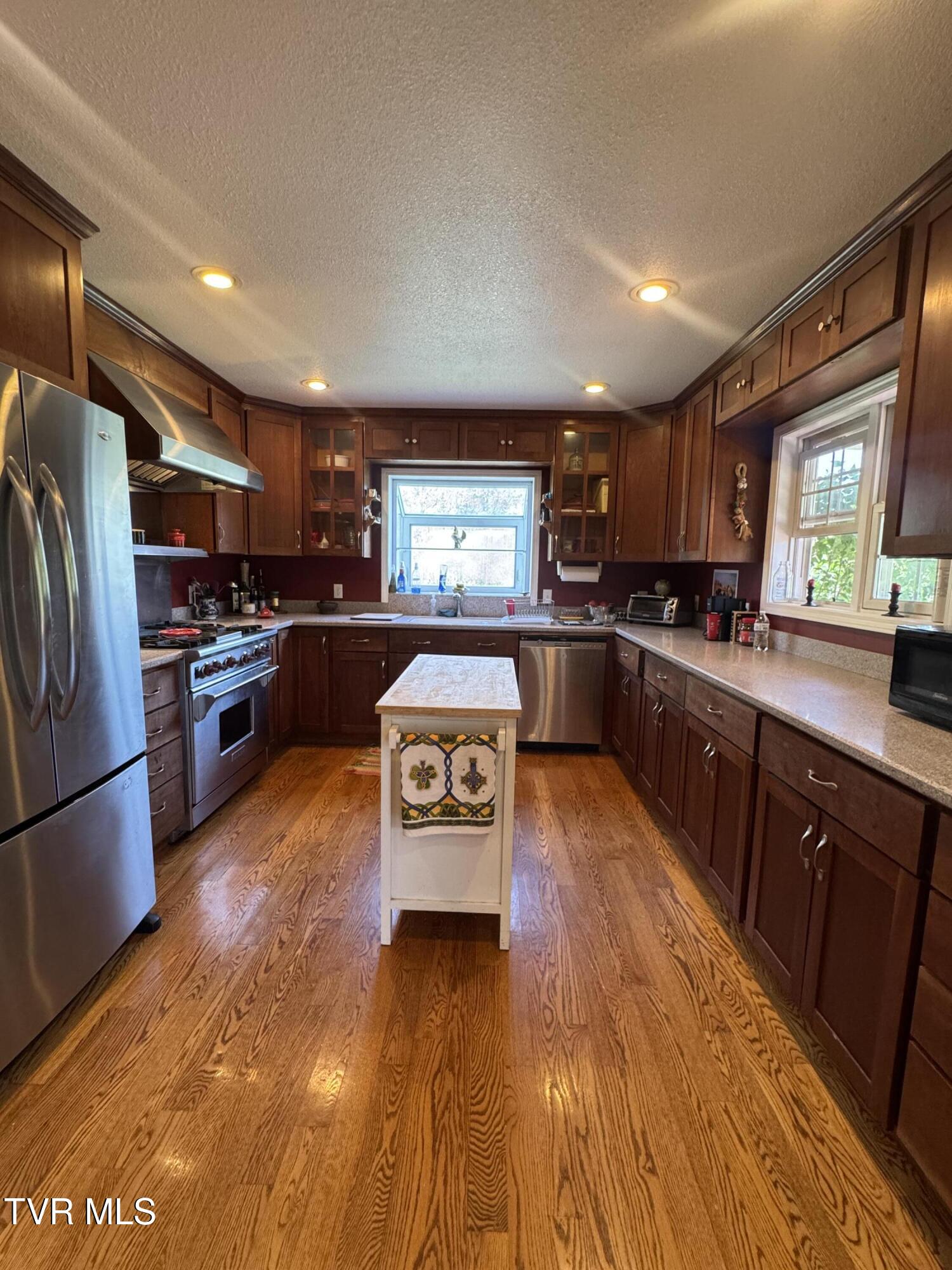 245 Cliff Lane Fall Branch, TN 37656 - Photo 29 of 44 Kitchen