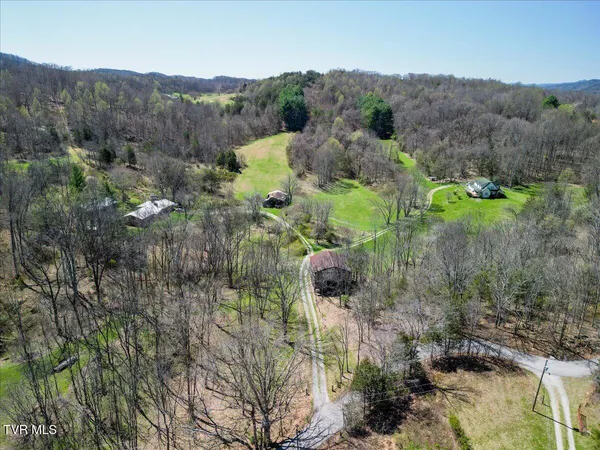 $900,000 | 245 Cliff Lane, Fall Branch, TN 37656