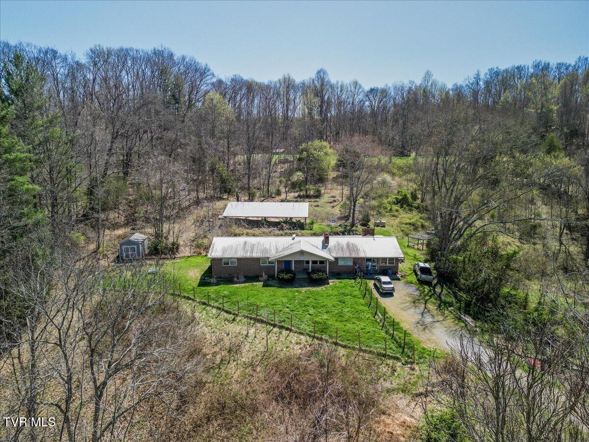 245 Cliff Lane Fall Branch, TN 37656 - Photo 35 of 44 Second Home