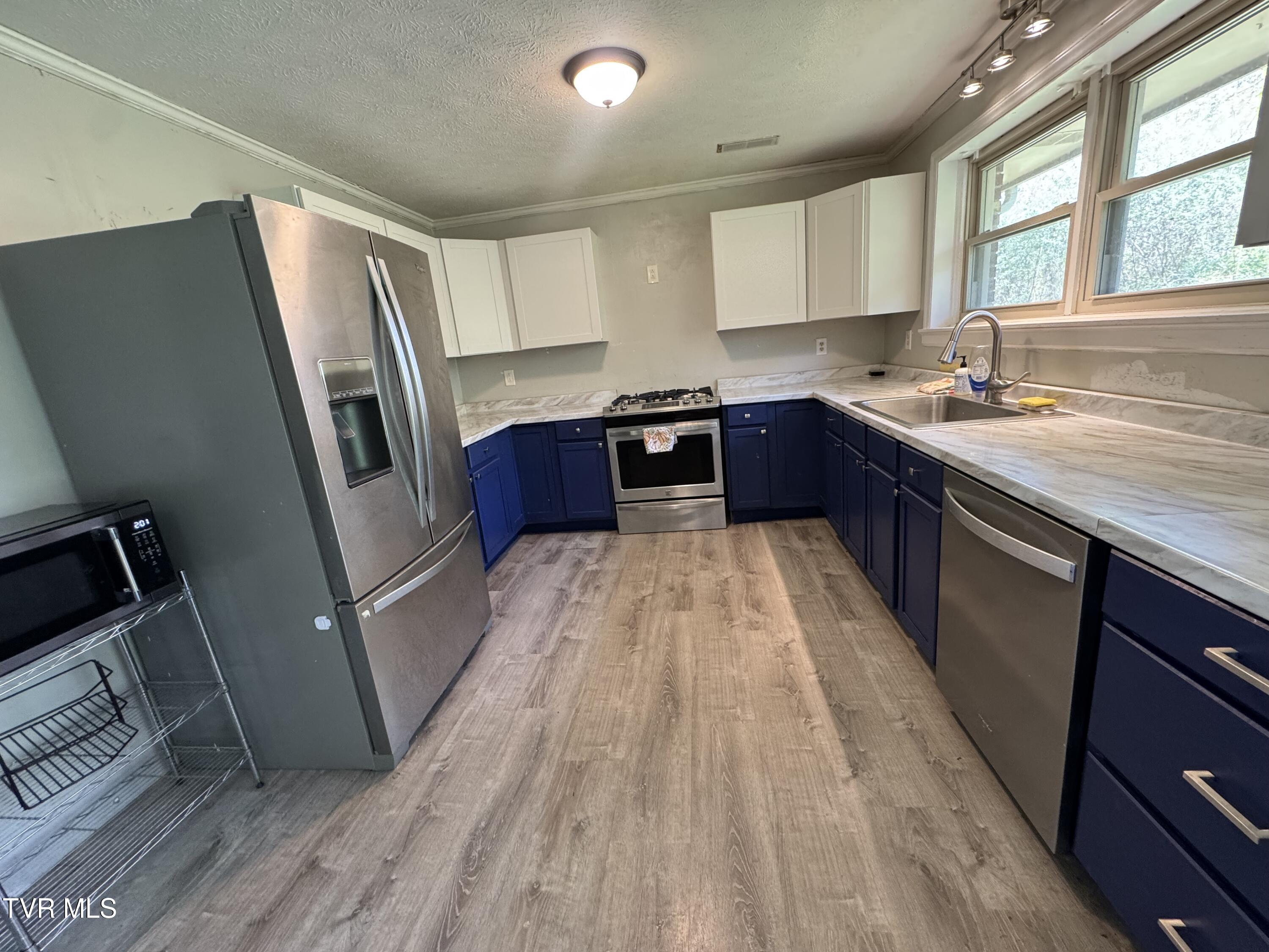245 Cliff Lane Fall Branch, TN 37656 - Photo 36 of 44 Kitchen