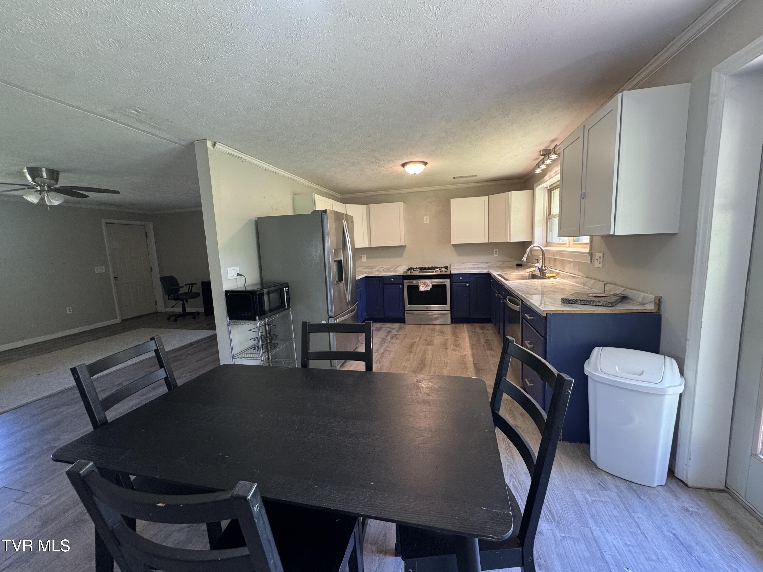 245 Cliff Lane Fall Branch, TN 37656 - Photo 37 of 44 Dining