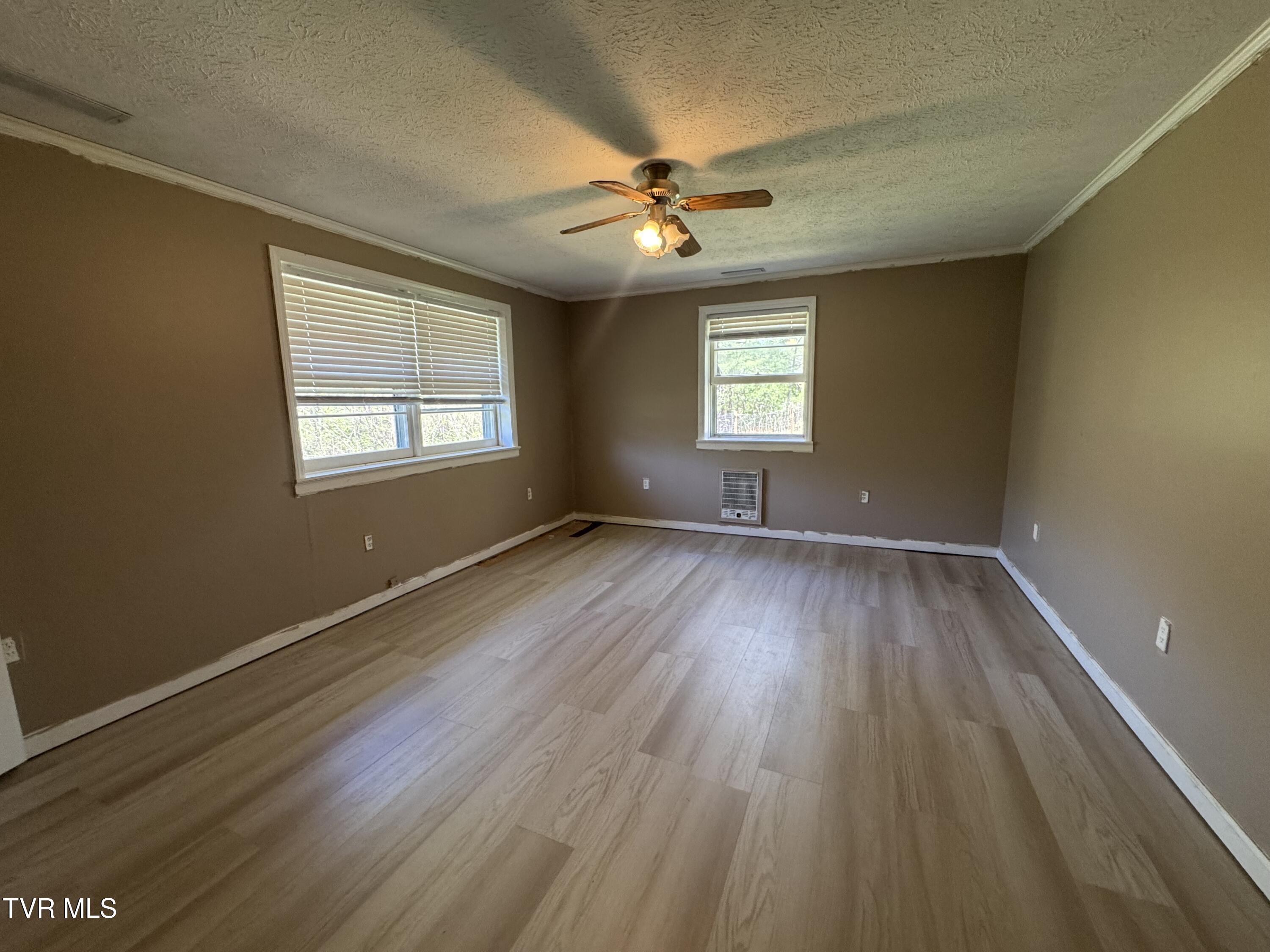 245 Cliff Lane Fall Branch, TN 37656 - Photo 38 of 44 Room 2