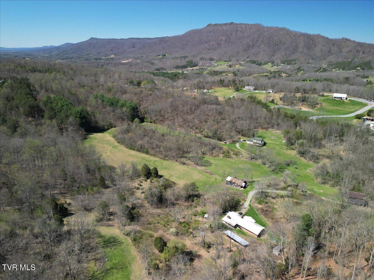 245 Cliff Lane Fall Branch, TN 37656 - Photo 4 of 28 Ariel