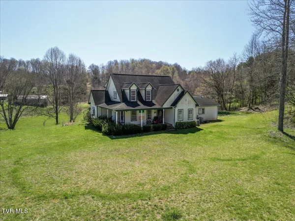 $900,000 | 245 Cliff Lane, Fall Branch, TN 37656