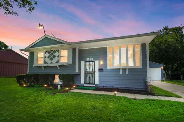 $179,900 | 2020 Elmsford Street, Springfield, OH 45506