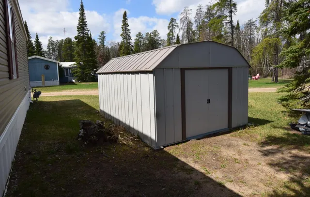 $70,000 | 701 7th Lakewood Avenue, Warroad, MN 56763