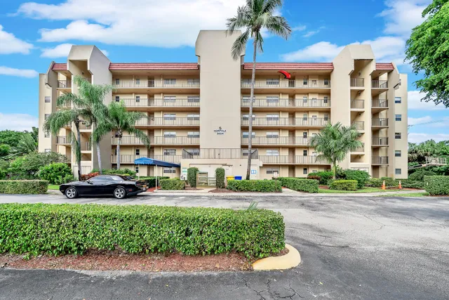 $1,700 | 3524 Via Poinciana, Unit 604, Lake Worth, FL 33467