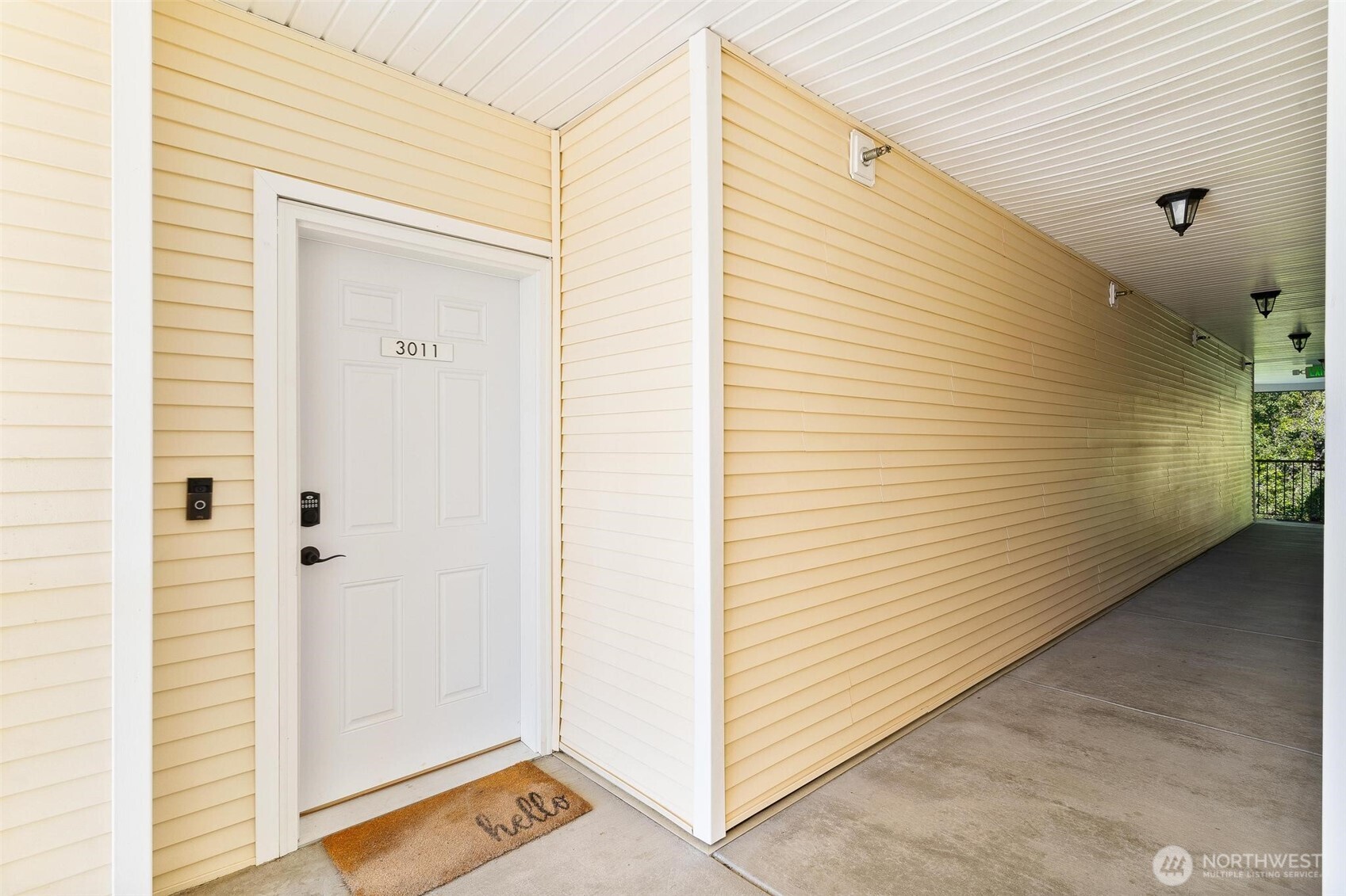 14915 38th Drive Southeast, Unit F3011 Bothell, WA 98012 - Photo 25 of 40 a view of a hallway with closet