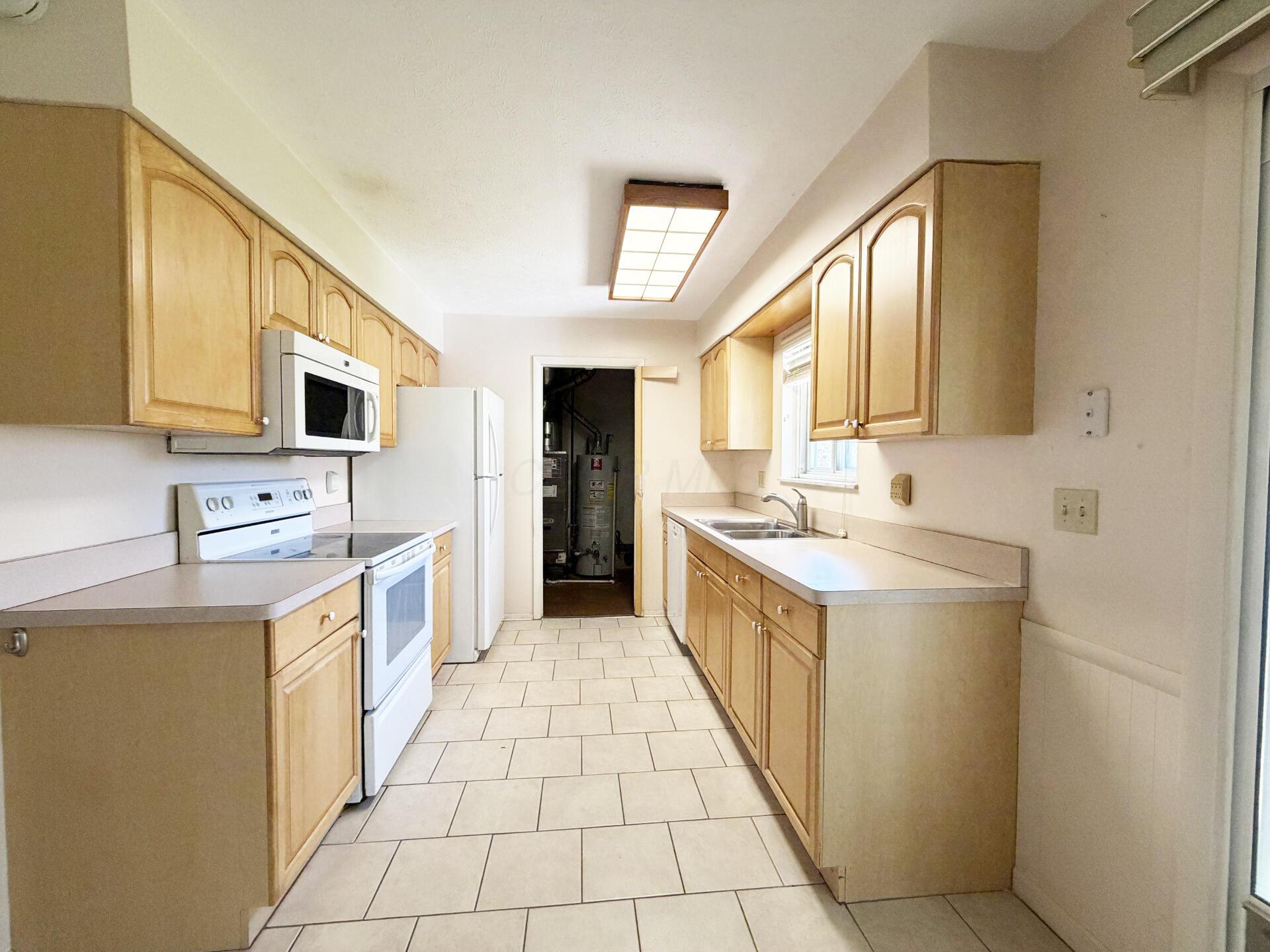 709 Birmingham Road Westerville, OH 43081 - Photo 5 of 14 05-Kitchen