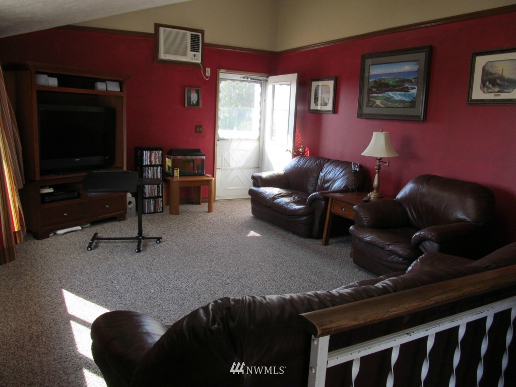 310 Patrick Road Ephrata, WA 98823 - Photo 3 of 15
