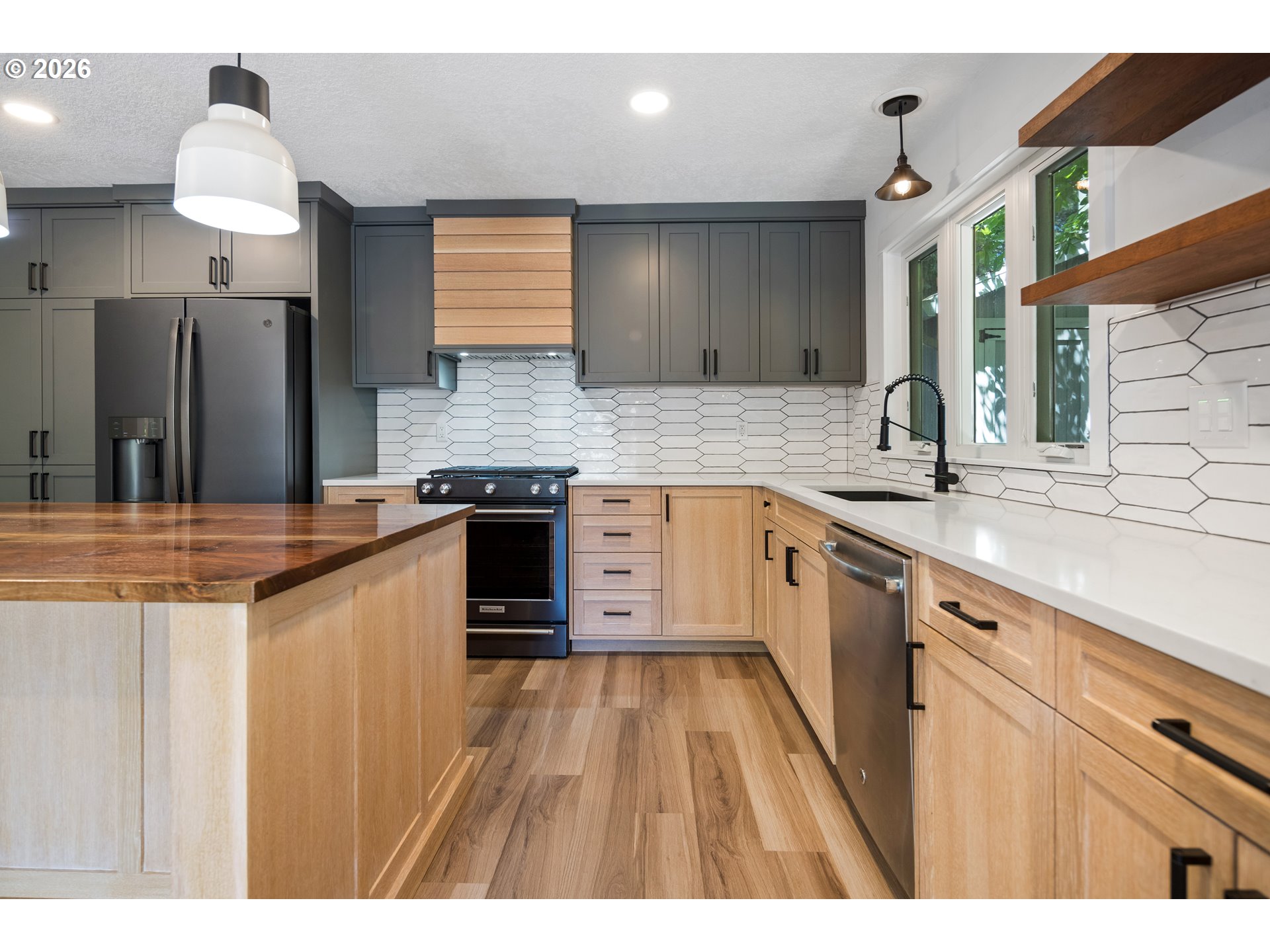 6422 Southwest Roundtree Court Portland, OR 97219 - Photo 11 of 37 Kitchen