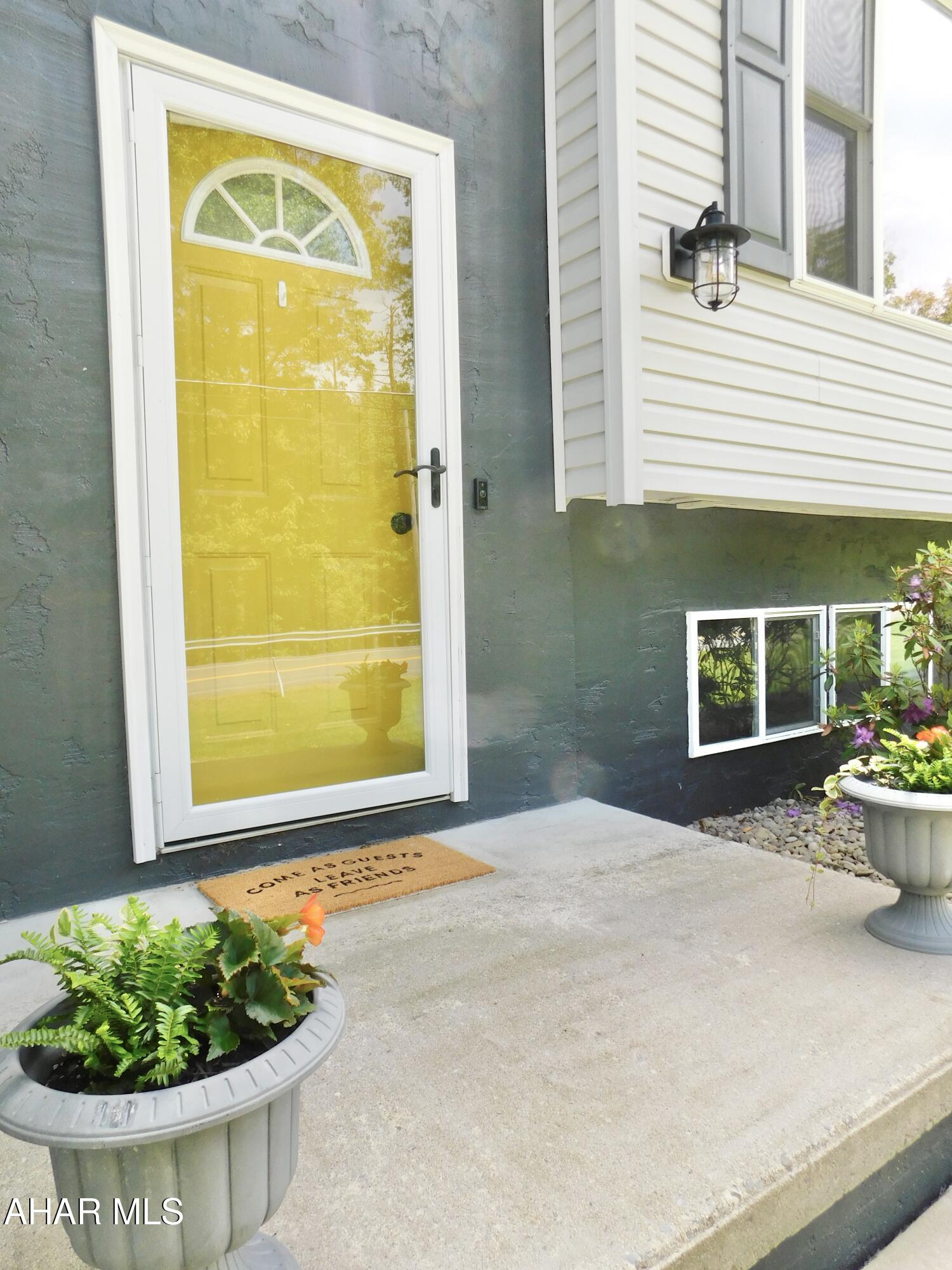 2037 Reightown Road Tyrone, PA 16686 - Photo 4 of 46 Front door