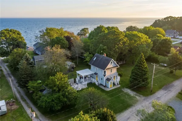 $619,000 | 30 Madison Avenue, Portsmouth, RI 02872