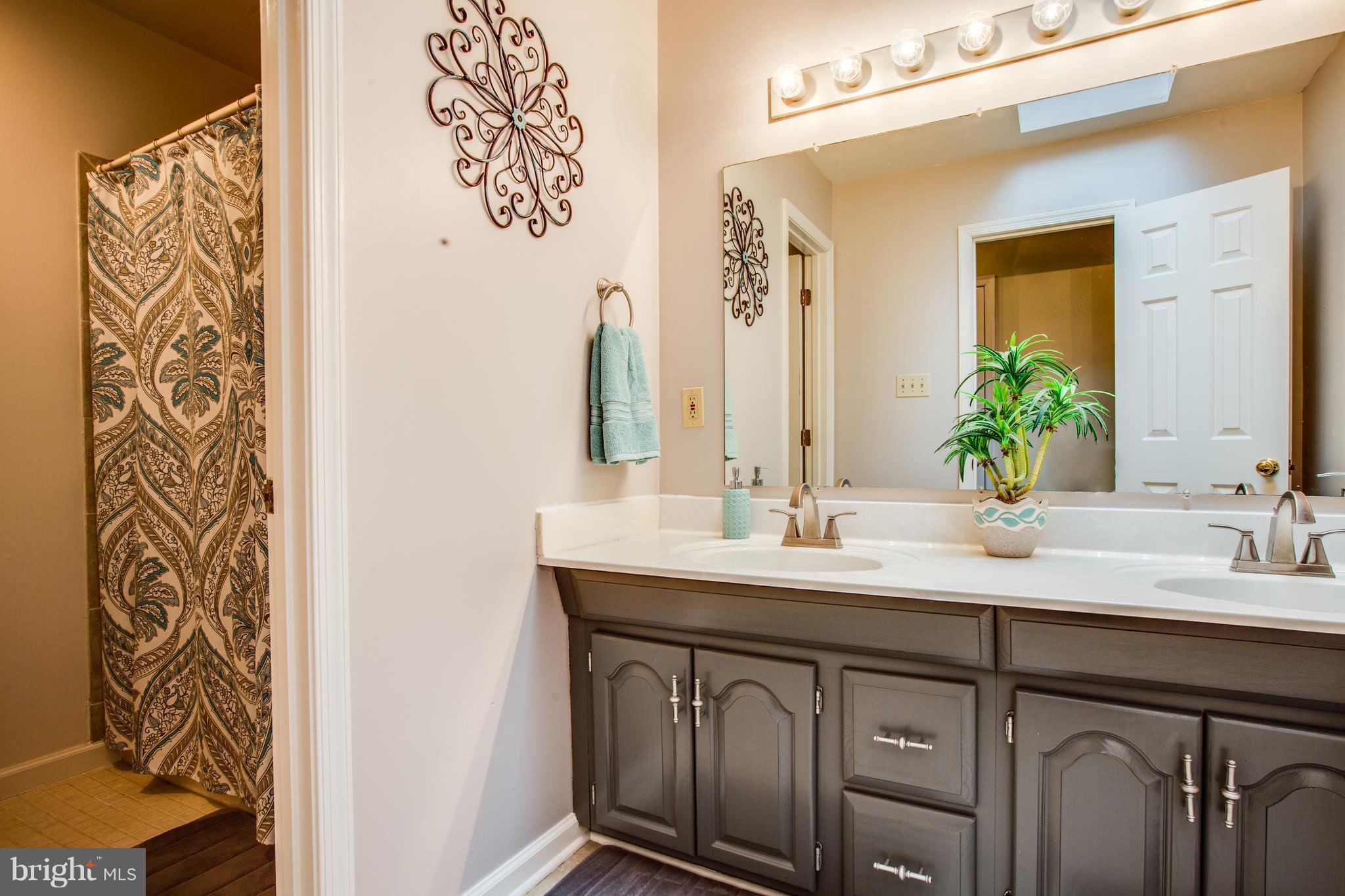 7109 Stuart Road King George, VA 22485 - Photo 25 of 30 Hall Bath
