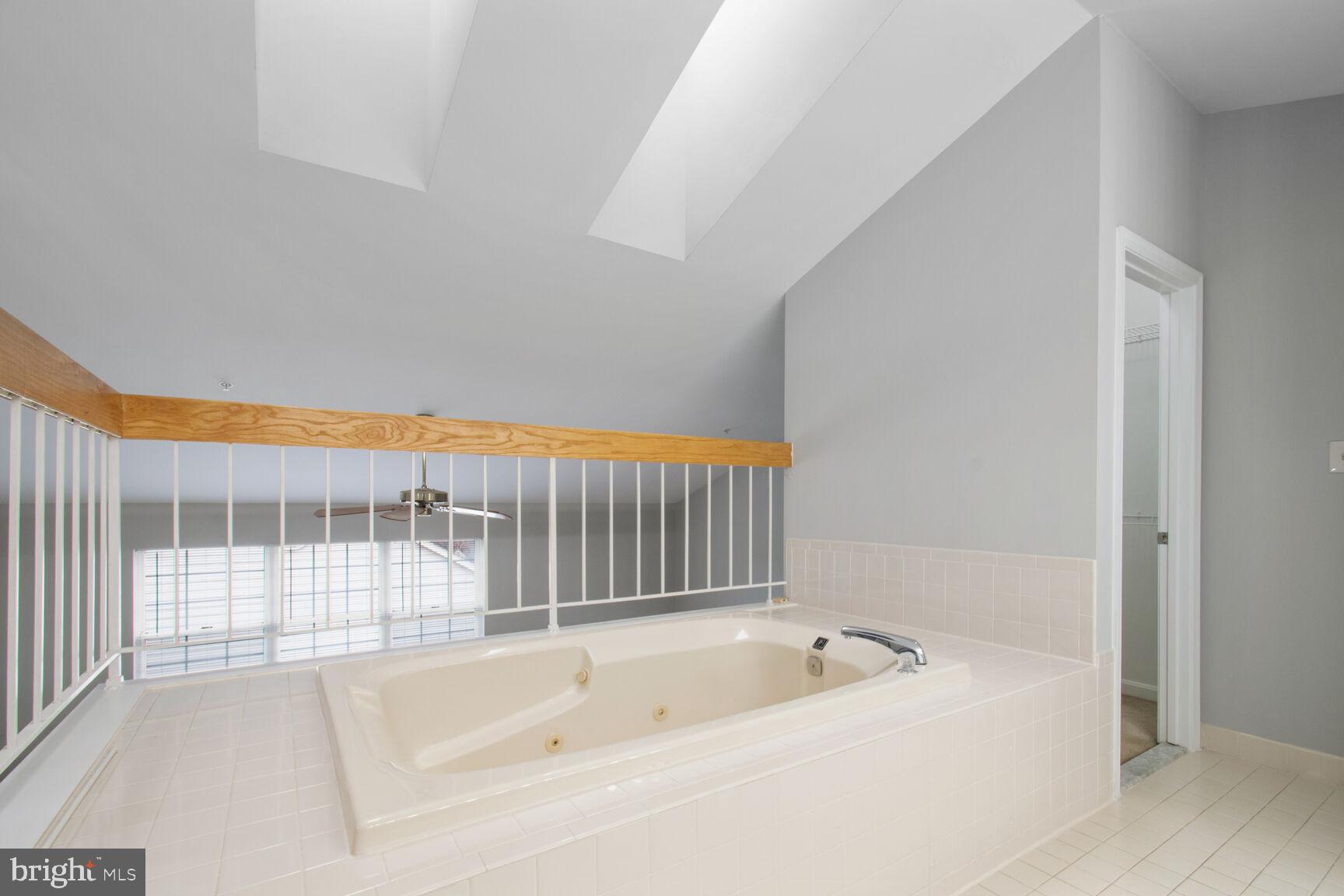 11532 Tuscany Drive Laurel, MD 20708 - Photo 19 of 37 Jacuzzi Tub in Primary Bath