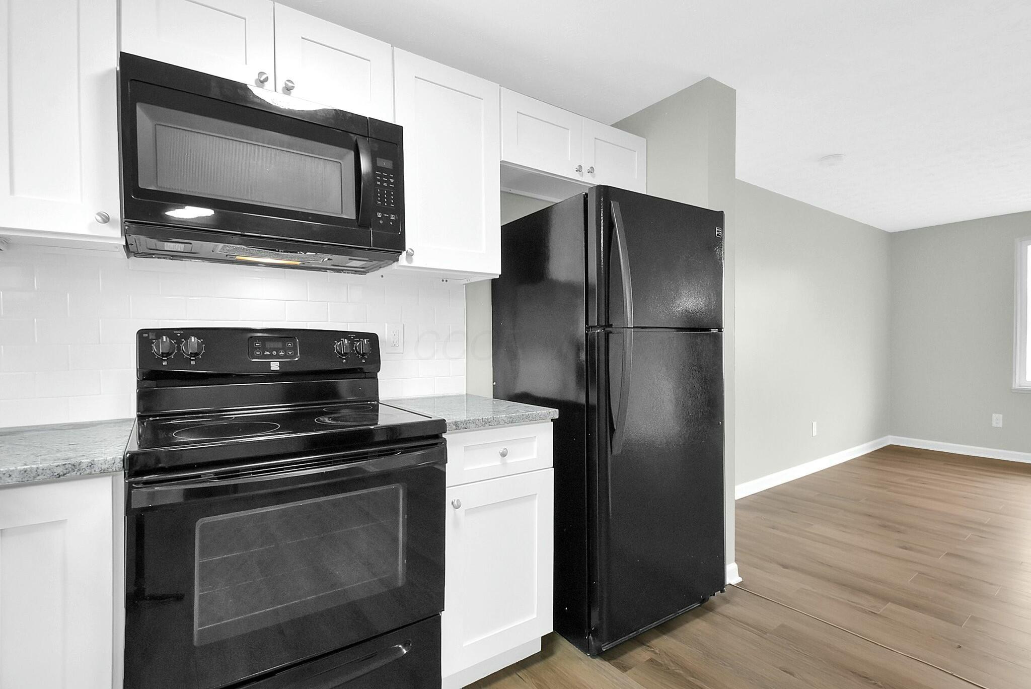 3322 Fontaine Road Columbus, OH 43232 - Photo 11 of 39 Kitchen