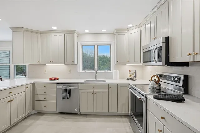 $1,599,900 | 4 Donna Pass, Hopkinton, MA 01748