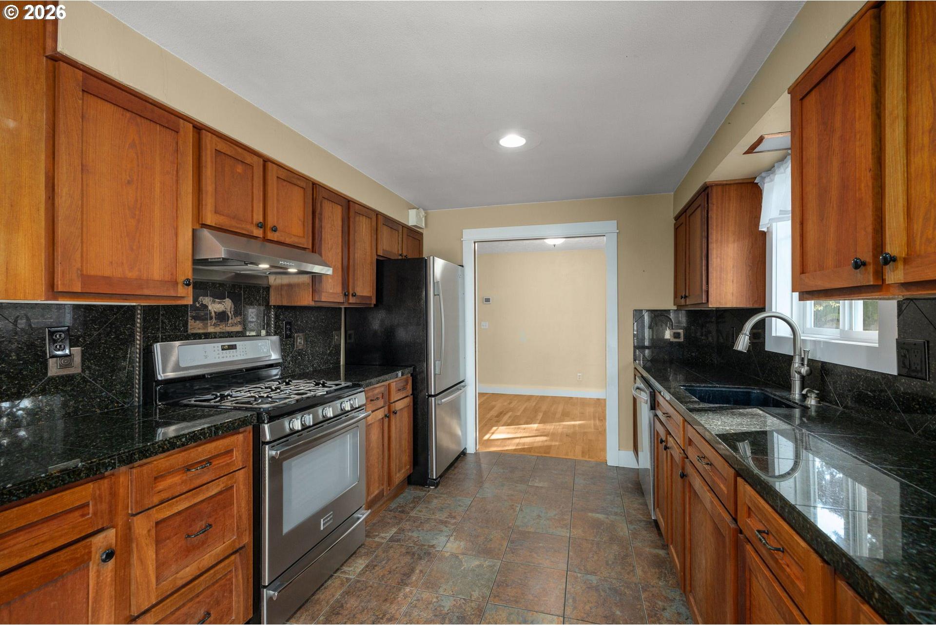 13528 Northeast Denbrook Road Aurora, OR 97002 - Photo 13 of 40 Gallery Image 13