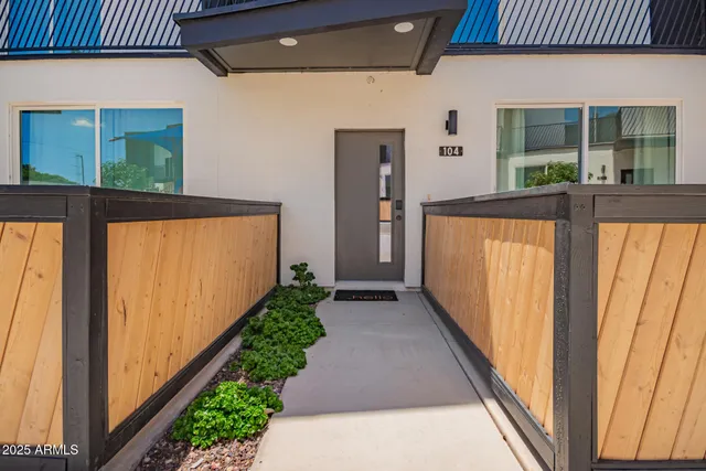 $2,500 | 3426 East University Drive, Unit 129, Mesa, AZ 85213