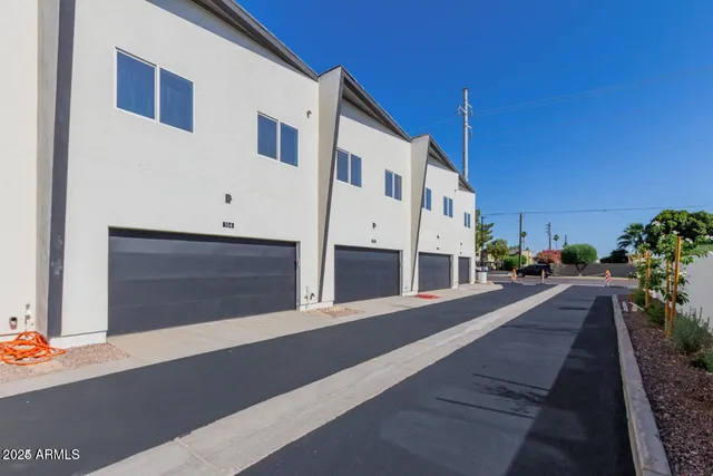 $2,500 | 3426 East University Drive, Unit 129, Mesa, AZ 85213