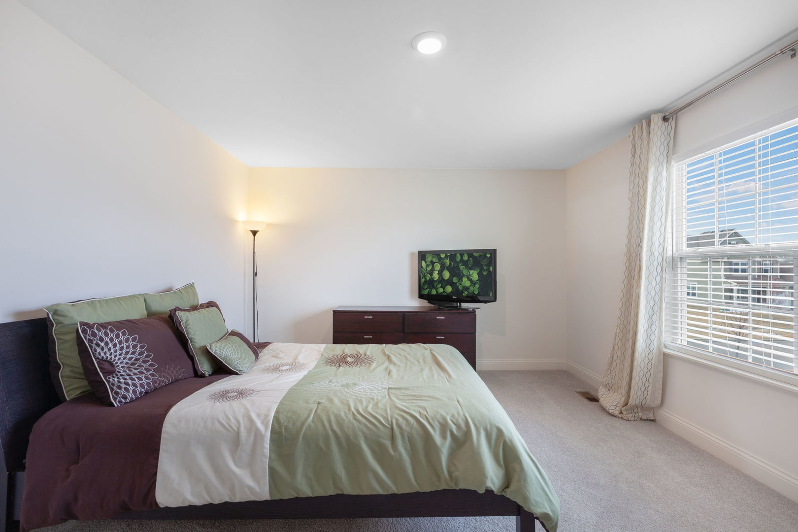 3579 Emerald Road Elgin, IL 60124 - Photo 22 of 34