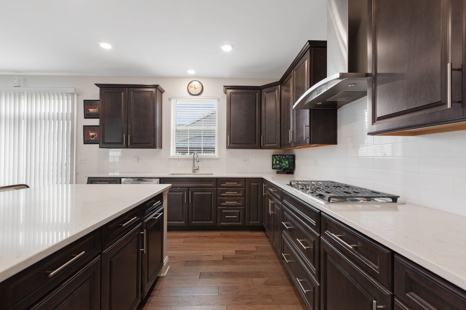 3579 Emerald Road Elgin, IL 60124 - Photo 9 of 34