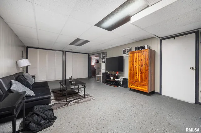 $228,900 | 2635 North Kingston Drive, Peoria, IL 61604